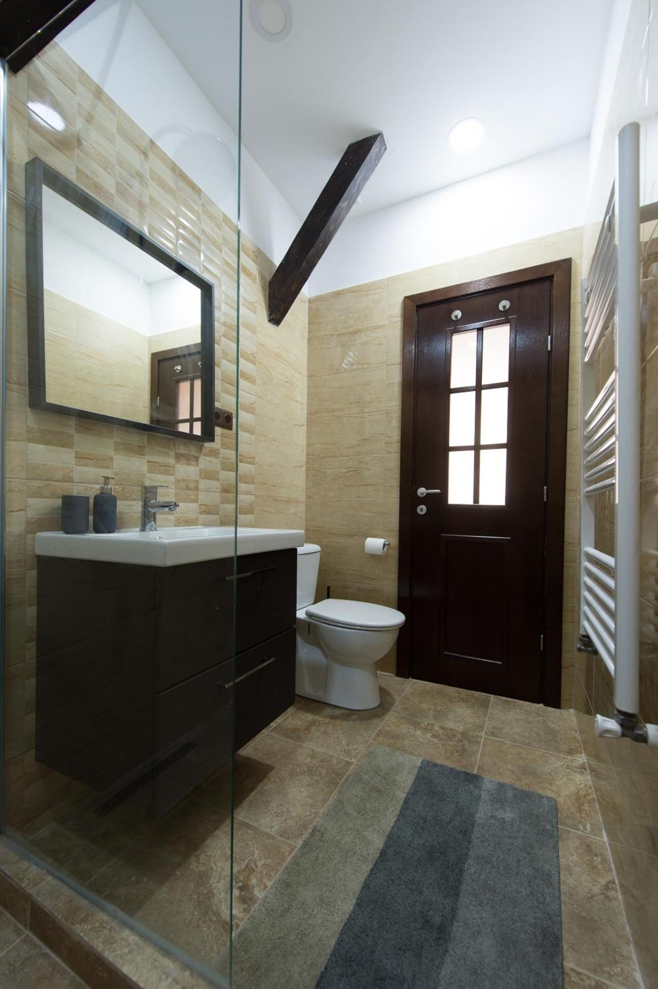 Lovely Brasov Flat With Patio And Mountain Views Eksteriør billede